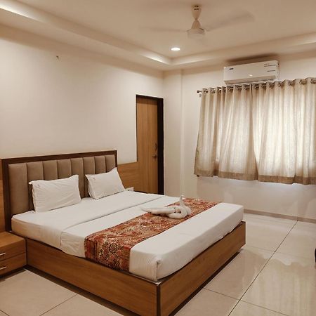 Hotel Trushadham Near To Mahalaxmi Temple Kolhapur Exterior photo