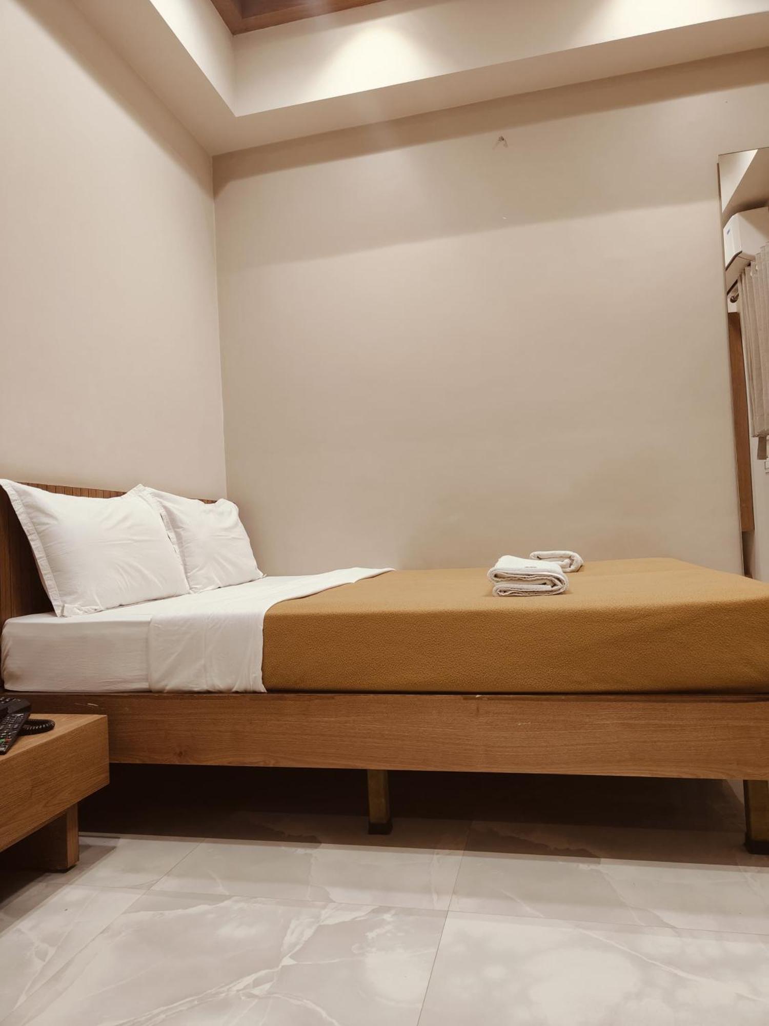 Hotel Trushadham Near To Mahalaxmi Temple Kolhapur Exterior photo